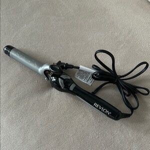 Revlon 1” Barrel Curling Iron
